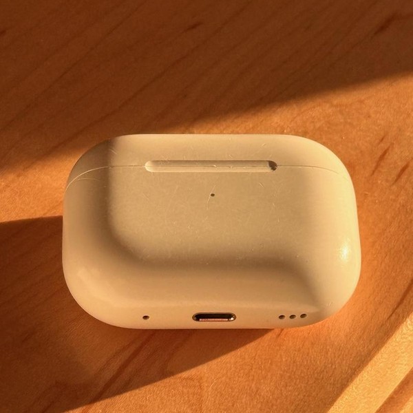 Apple AirPods Pro 2 - Lightning
