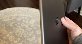 Mint
													Apple iPad 8th Gen - Unlocked, Gray, 128 GB, A2428, photo 4 of 6