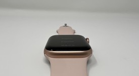 Fair
													Apple Watch Series 4 40mm - Unlocked, Gold, A1975 - Cellular, Aluminum, photo 3 of 6