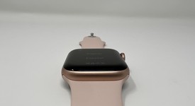 Fair
													Apple Watch Series 4 40mm - Unlocked, Gold, A1975 - Cellular, Aluminum, photo 4 of 6