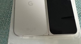 Mint
													Google Pixel 9 Pro Fold - Unlocked, Porcelain, 512 GB, GGH2X, photo 4 of 4