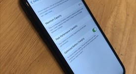 Mint
													Apple iPhone Xr - Unlocked, Black, 64 GB, A1984, photo 4 of 8