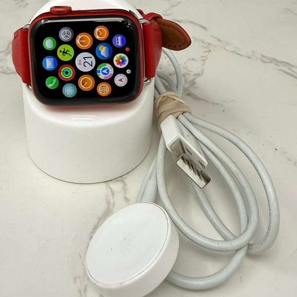 Apple Watch Series 6 40mm - Red, A2291 - GPS, Aluminum