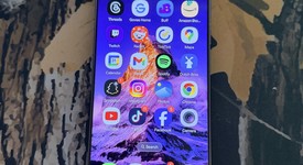 Mint
													Oppo Find X9 Pro - Unlocked Non-US, Titanium Charcoal, 512 GB, 16 GB, photo 1 of 8