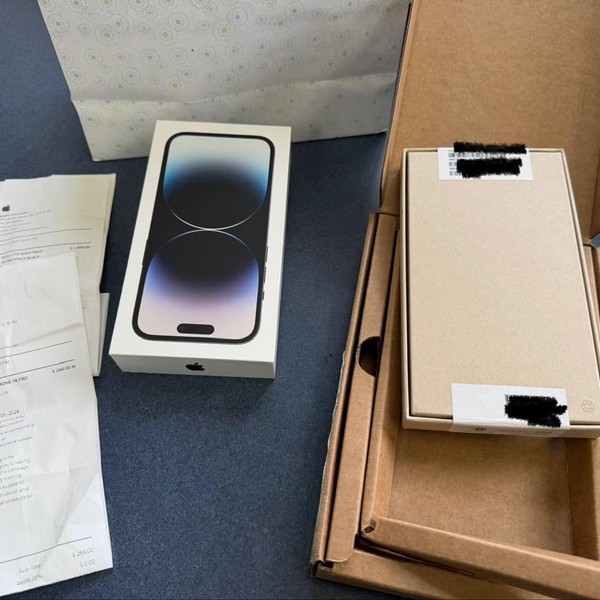 Apple iPhone 14 Pro - Unlocked, 1 TB, Black, A2650