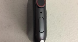 Good
													Apple Watch Series 4 44mm - Unlocked, Gray, A1976 - Cellular, Aluminum, photo 3 of 5