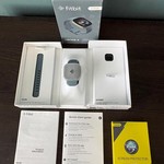 Good Fitbit Versa 4 - Platinum