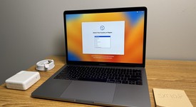 Good
													MacBook Pro 2017 (No Touch Bar) - 13" - I5, Gray, 512 GB, 8 GB, photo 1 of 8