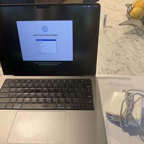 MacBook Pro 2021 - 14 inch - 1 TB, Gray, 16 GB, Apple M1 Pro 10-core