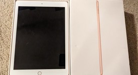 Mint
													Apple iPad 6th Gen - Wi-Fi, Gold, 32 GB, A1893, photo 1 of 8