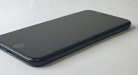 Good
													Apple iPhone SE 2nd Gen 2020 - Unlocked, Black, 128 GB, A2275, photo 3 of 8