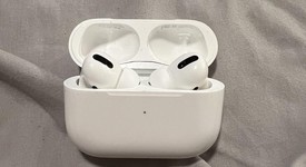 Used
													Apple AirPods Pro - Wireless Case, photo 2 of 7