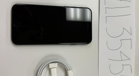 Mint
													Apple iPhone SE 3rd Gen 2022 - Unlocked, Midnight, 64 GB, A2595, photo 4 of 7