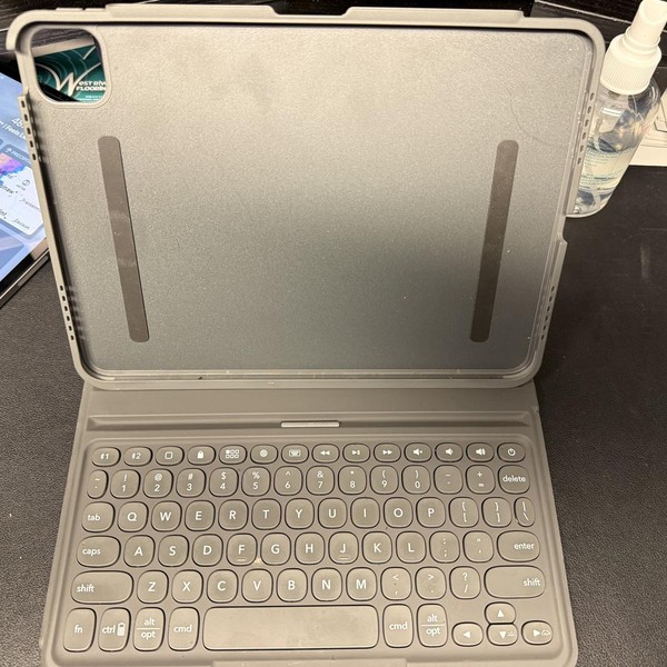 Apple iPad Pro 11 inch 4th Gen 2022 - Unlocked, 128 GB, Gray