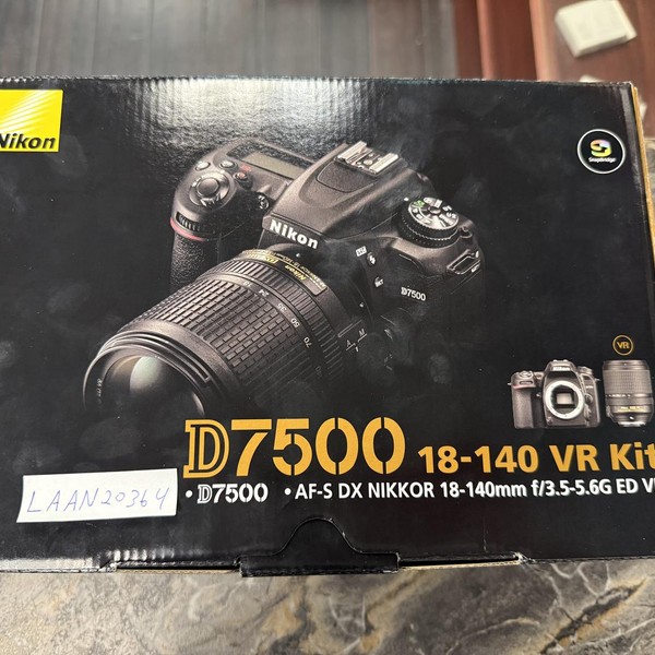 Nikon D7500
