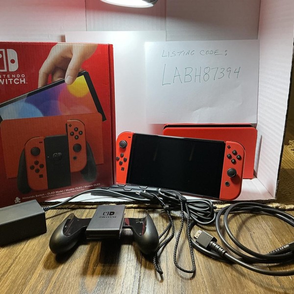 Nintendo Switch - OLED - 64 GB, Red, Mario Red Edition