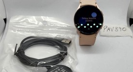 Good
													Samsung Galaxy Watch4 - Wi-Fi, Gold, 40mm, photo 1 of 3