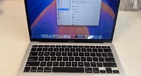 Good
													MacBook Air 2020 - 13" - I7, Silver, 1 TB, 16 GB, photo 2 of 6