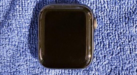 Good
													Apple Watch Series 4 44mm - Gray, A1978 - GPS, Aluminum, photo 1 of 6