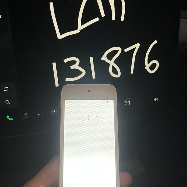 Apple iPod Touch 6th Gen - Wi-Fi, Silver, 16 GB