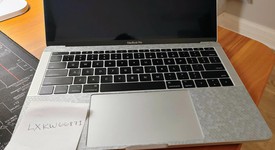 Good
													MacBook Pro 2017 (No Touch Bar) - 13" - I5, Silver, 256 GB, 8 GB, photo 2 of 12