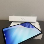 Good Apple iPad Pro 11 inch (M4) 2024 - Unlocked, 256 GB, Black, 8 GB, A2837, Standard Glass