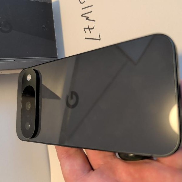 Google Pixel 10 - Unlocked, 128 GB, Obsidian, GLBW0