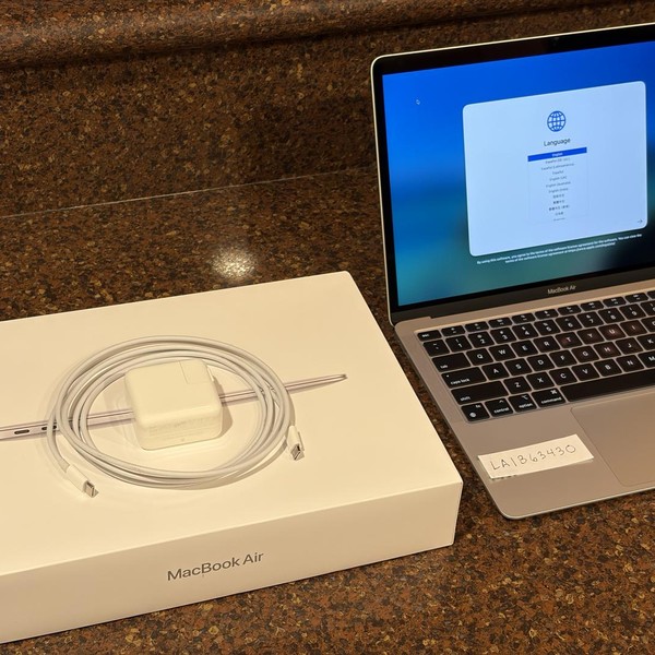 MacBook Air 2020 - 13 inch - 256 GB, Silver, 8 GB, Apple M1