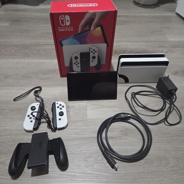 Nintendo Switch - OLED - 64 GB, White