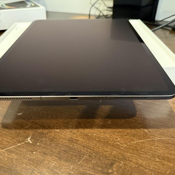 Apple iPad Pro 13 inch (M4) 2024 - Unlocked, 1 TB, Black, 16 GB, A2926, Nano-texture Glass