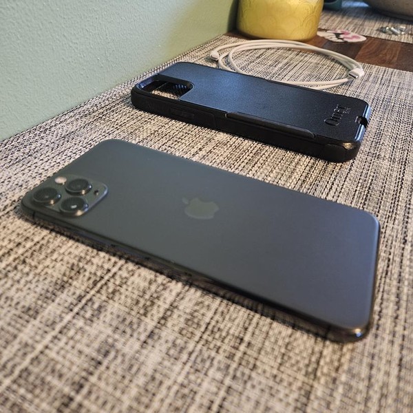 Apple iPhone 11 Pro Max - Metro by T-Mobile, 64 GB, Gray, A2161