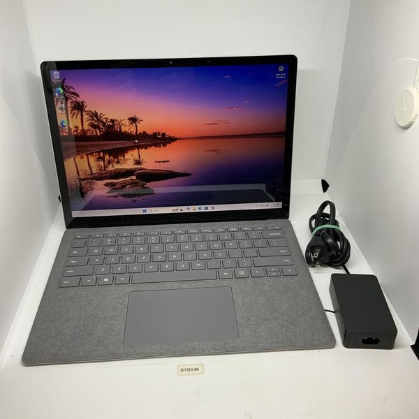 Microsoft Surface Laptop 3 - 256 GB, Platinum, 8 GB, Intel Core i5, 13.5 inch