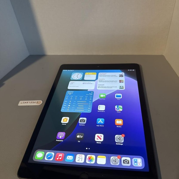 Apple iPad 7th Gen - Wi-Fi, 128 GB, Gray, A2197