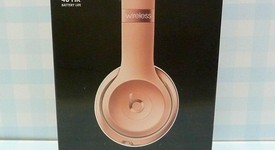 New
													Beats Solo3 - Rose Gold, photo 1 of 5