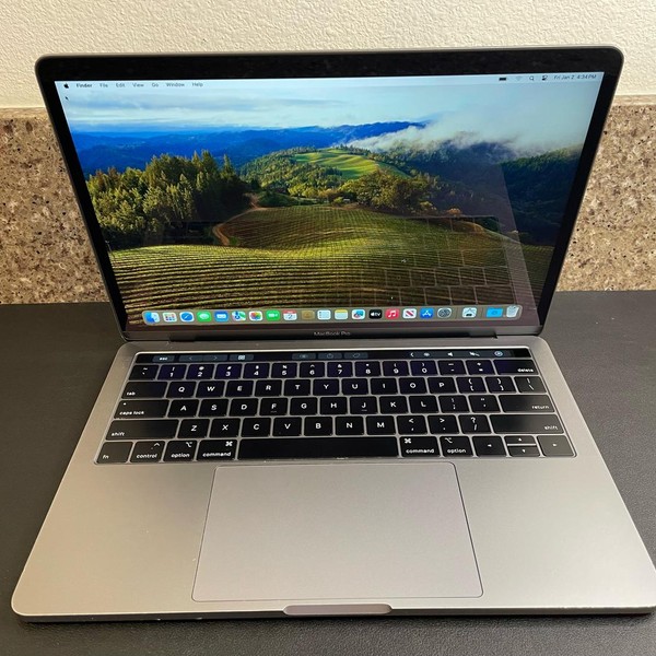 MacBook Pro 2019 - 13 inch - 256 GB, Gray, 8 GB, Intel Core i5
