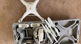 Used
													DJI Phantom 4, photo 3 of 18