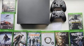 Mint
													Xbox One X (2017) - Black, Standard, photo 4 of 6