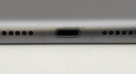 Fair
													Apple iPad 8th Gen - Wi-Fi, Gray, 32 GB, A2270, photo 6 of 6