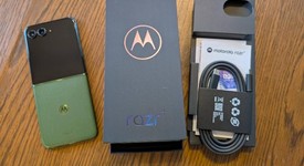 Good
													Motorola Razr Plus (2024) - Unlocked, Green, 256 GB, 12 GB, photo 3 of 6