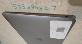 Fair
													MacBook Air 2019 - 13" - I5, Gray, 256 GB, 8 GB, photo 4 of 5