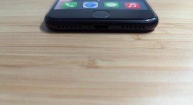 Good
													Apple iPhone SE 3rd Gen 2022 - Unlocked, Midnight, 64 GB, A2595, photo 3 of 12