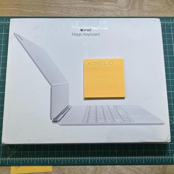 Apple Magic Keyboard for iPad Pro - White