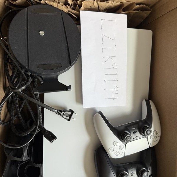 PlayStation 5 Digital Edition (2020) - White, 825 GB, Digital Edition