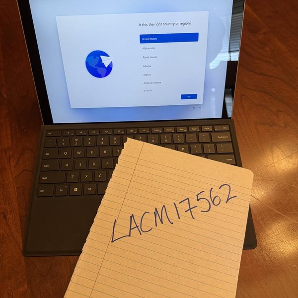 Microsoft Surface Pro 7 Plus - 128 GB, Platinum, 8 GB, Intel Core i3, Wi-Fi