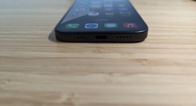 Mint
													Apple iPhone 16 - Unlocked, Black, 128 GB, A3081, photo 3 of 9