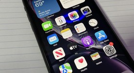 Mint
													Apple iPhone Xr - Unlocked, Black, 64 GB, A1984, photo 3 of 4