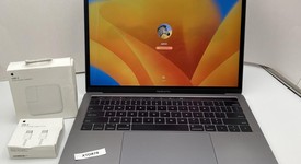 Good
													MacBook Pro 2017 (With Touch Bar) - 13" - I5, Gray, 256 GB, 8 GB, photo 1 of 13