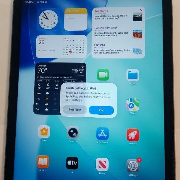 Apple iPad Air (5th Gen) - Unlocked, 64 GB, Gray, A2589