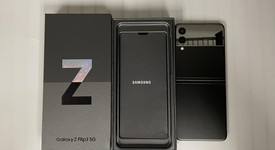 Mint
													Samsung Galaxy Z Flip3 5G - AT&T, Black, 128 GB, 8 GB, SM-F711U, photo 1 of 4