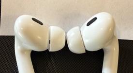 Used
													Apple AirPods Pro 2 - Lightning, photo 3 of 8
